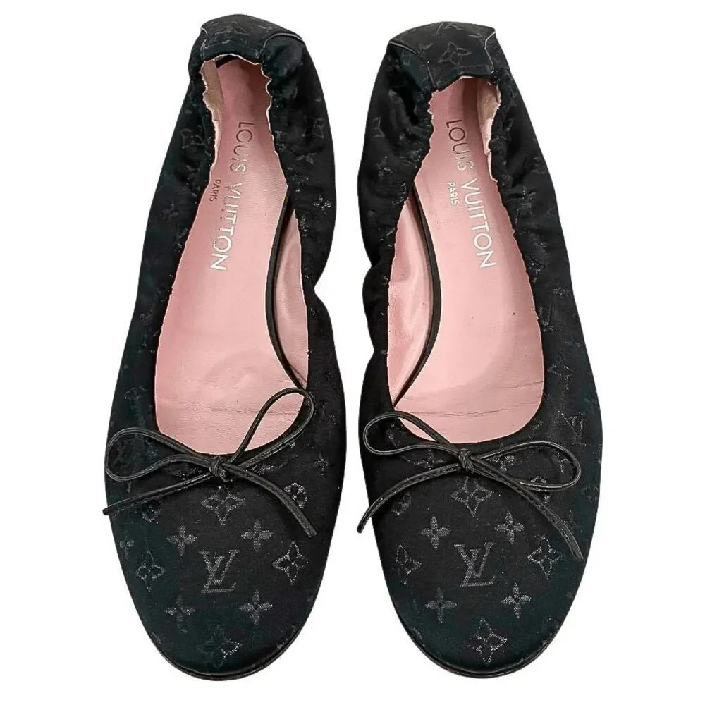 Louis Vuitton Black Logo Satin Ballet Flats Monogram Bow Ballerina EU 37 Slip On